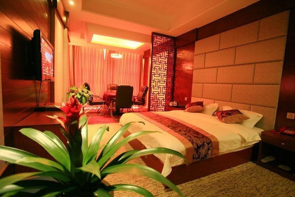 Konggang Holidy Hotel Shuangliu Chengdu Bagian luar foto